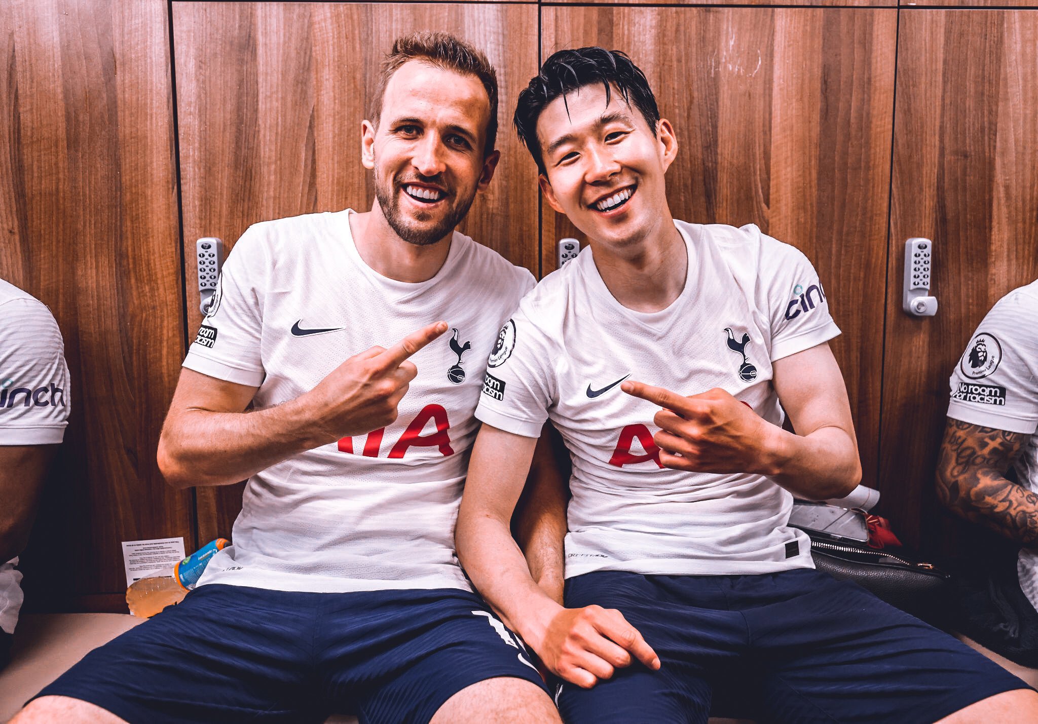 케인이 11일(한국시간) 뮌헨 소식을 전하는 '바이에른 앤 저머니'에 따르면 친정팀인 토트넘 홋스퍼의 유럽축구연맹(UEFA) 유로파리그 결승 진출에 축하를 건내며 우승을 기원했다. 토트넘