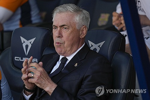 브라질축구협회는 13일(한국시간) 공식 홈페이지를 통해 카를로 안첼로티 감독을 브라질 축구 국가대표팀 감독으로 선임한다고 공식 발표했다. 안첼로티는 감독 커리어에서 처음으로 대표팀 감독을 맡는다. 1992년 선수 생활을 은퇴한 뒤, 그는 아리고 사키 감독이 이끄는 이탈리아 축구 국가대표팀 수석코치를 3년간 경험한 바 있다. 이때가 처음이자 마지막 대표팀 코치진 경험이다. 연합뉴스