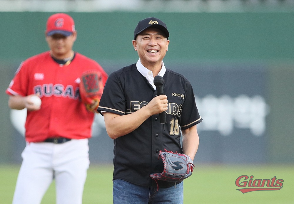 지난 1월 음주운전 이력이 논란이 돼 SSG 랜더스 2군 감독에서 사퇴했던 박정태 전 감독이 최근 SSG 구단 고문에 선임된 게 확인됐다. 사진 롯데 자이언츠