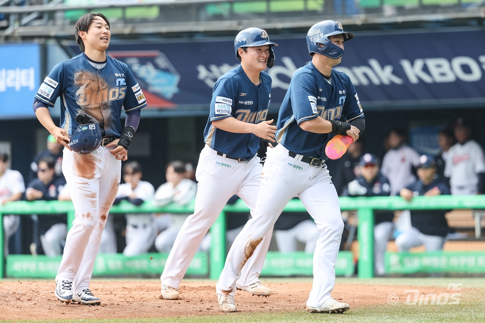 NC는 지난 11일 잠실구장에서 열린 '2025 신한 SOL Bank KBO 리그' 두산과 더블헤더 1,2경기에서 모두 승리했다. 팀은 7연승을 기록해 리그 4위까지 올라왔다. NC 다이노스