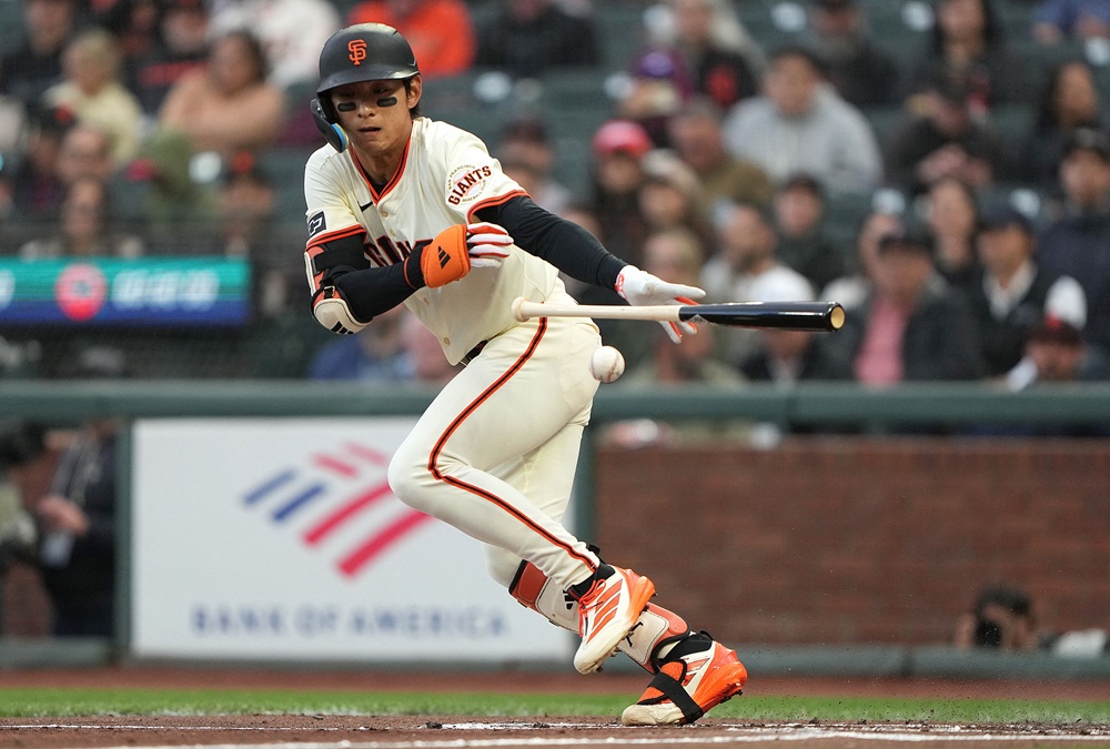 미국 메이저리그 샌프란시스코의 이정후가 13일(한국시간) 미국 캘리포니아주 샌프란시스코의 오라클 파크에서 열린 2025 메이저리그 애리조나 다이아몬드백스와 홈 경기에서 빅리그 데뷔 후 처음으로 4번타자로 출전, 4타수 1안타를 기록했다. 사진 연합뉴스