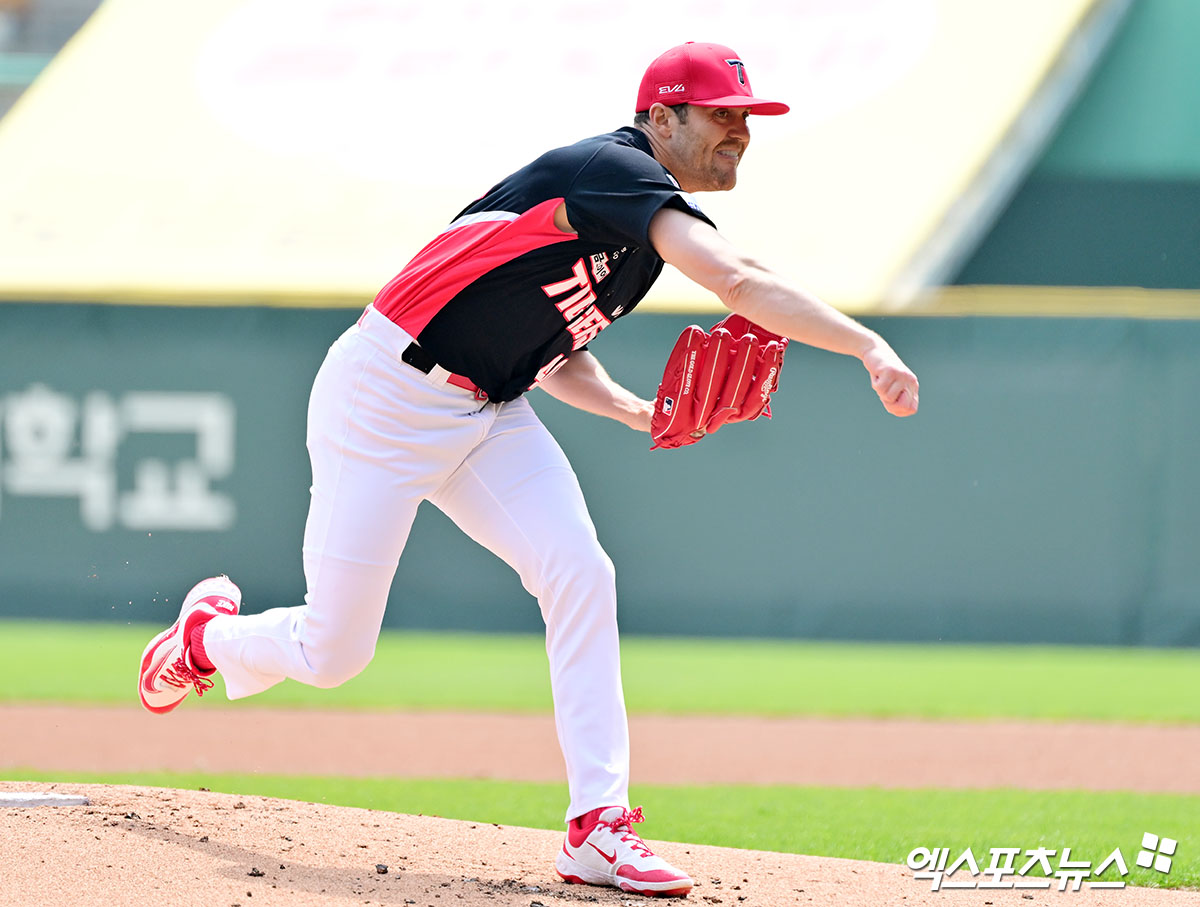 11일 오후 인천SSG랜더스필드에서 열린 '2025 신한 SOL Bank KBO리그' KIA 타이거즈와 SSG 랜더스의 경기, 1회말 KIA 선발투수 네일이 공을 힘차게 던지고 있다. 엑스포츠뉴스 DB