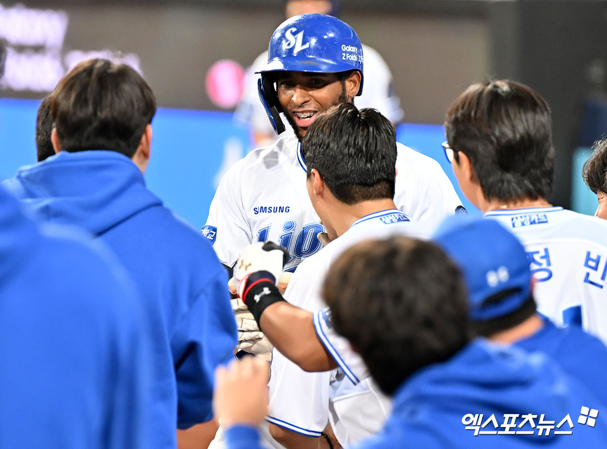삼성 라이온즈 르윈 디아즈가 경기에서 홈런을 친 뒤 기뻐하고 있다. 엑스포츠뉴스 DB