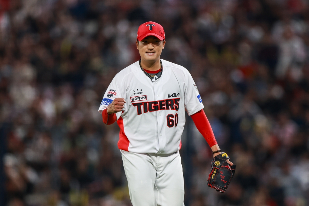 13일 오후 광주-KIA챔피언스필드에서 열린 '2025 신한 SOL Bank KBO리그' 롯데 자이언츠와 KIA 타이거즈의 경기, KIA 김도현이 주먹을 불끈 쥐며 기뻐하고 있다. KIA 타이거즈