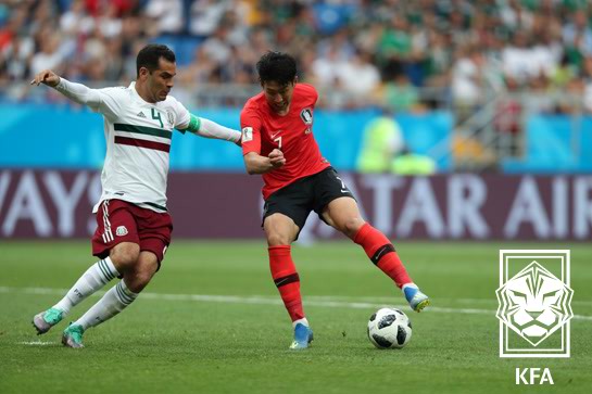 대한축구협회가 14일 보도자료를 통해 홍명보 감독이 이끄는 대한민국 축구 국가대표팀의 9월 A매치 일정에 미국, 멕시코와 평가전을 갖는다고 발표했다. 축구 대표팀은 오는 현지 시각 9월 6일 17시(한국시간 7일 오전 6시) 뉴저지에 있는 레드불 아레나에서 미국과 평가전을 갖는다. 이어 9일에는 멕시코와 두 번째 경기를 치를 예정이다. 멕시코전 장소와 일정은 추후 확정된다. 대한축구협회