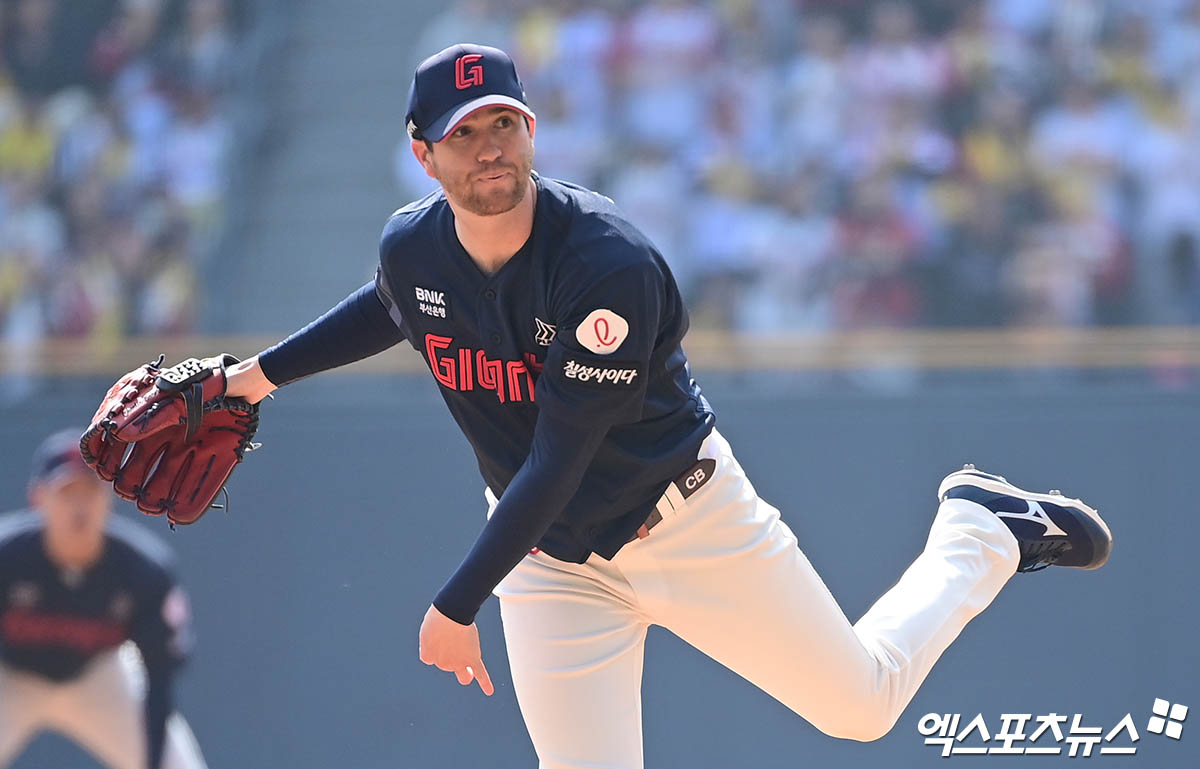 지난 13일 롯데 자이언츠에서 방출된 투수 찰리 반즈. 사진 엑스포츠뉴스 DB