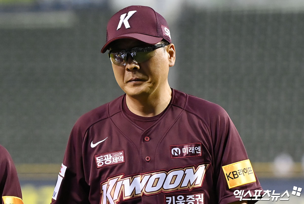 홍원기 키움 감독은 14일 잠실구장에서 열릴 '2025 신한 SOL Bank KBO 리그' LG와 주중 3연전 두 번째 경기를 앞두고 경기장에서 생기는 선수들의 부상에 안타까운 마음을 표현했다. 엑스포츠뉴스 DB