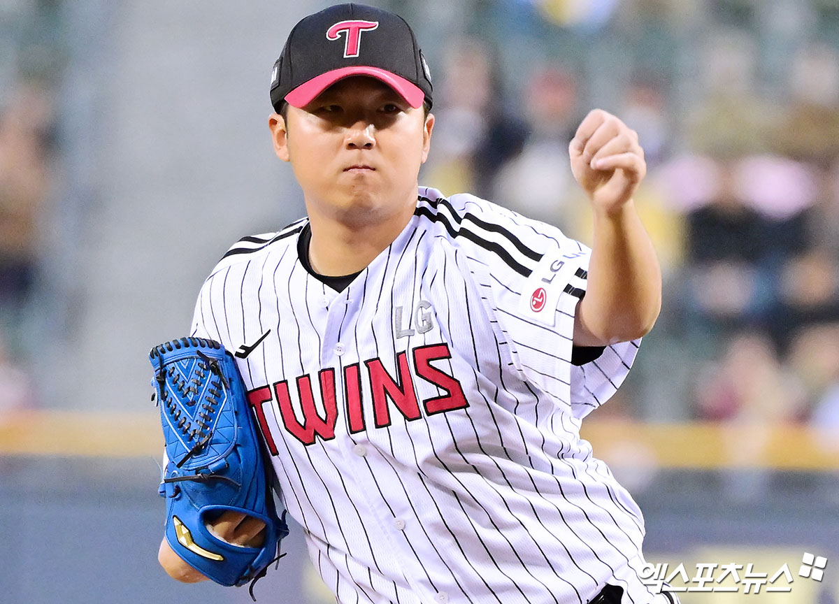 LG 투수 송승기는 14일 잠실구장에서 열린 '2025 신한 SOL Bank KBO 리그' 키움과 주중 3연전 두 번째 경기에서 선발 등판했다. 6이닝 무실점으로 호투해 팀 승리에 보탬이 됐다. 엑스포츠뉴스 DB