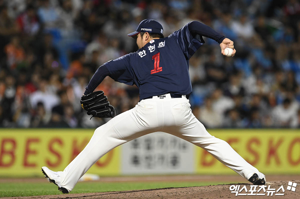  28일 오후 대전 한화생명이글스파크에서 열린 '2024 신한 SOL Bank KBO리그' 롯데 자이언츠와 한화 이글스의 경기, 6회말 롯데 한현희가 역투하고 있다. 엑스포츠뉴스 DB