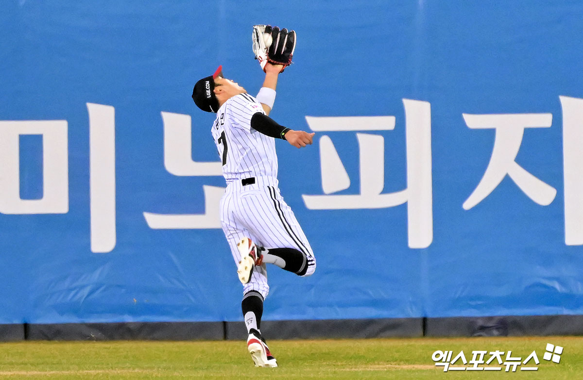 LG 외야수 박해민은 14일 잠실구장에서 열린 '2025 신한 SOL Bank KBO 리그' 키움과 주중 3연전 두 번째 경기에서 1번타자 중견수로 선발 출전했다. 3회말 도루 2개를 기록해 공격에 활력을 불어넣었다. 엑스포츠뉴스 DB