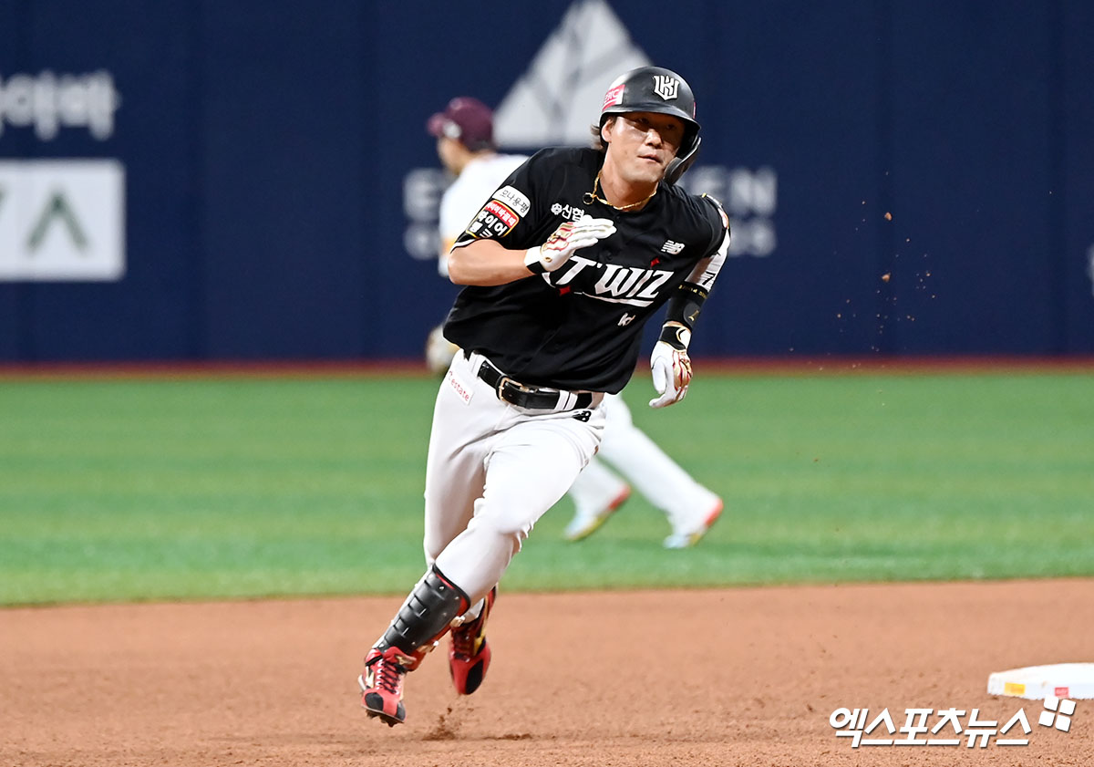 KT 위즈 김상수가 경기에 출전해 주루하고 있다. 엑스포츠뉴스 DB