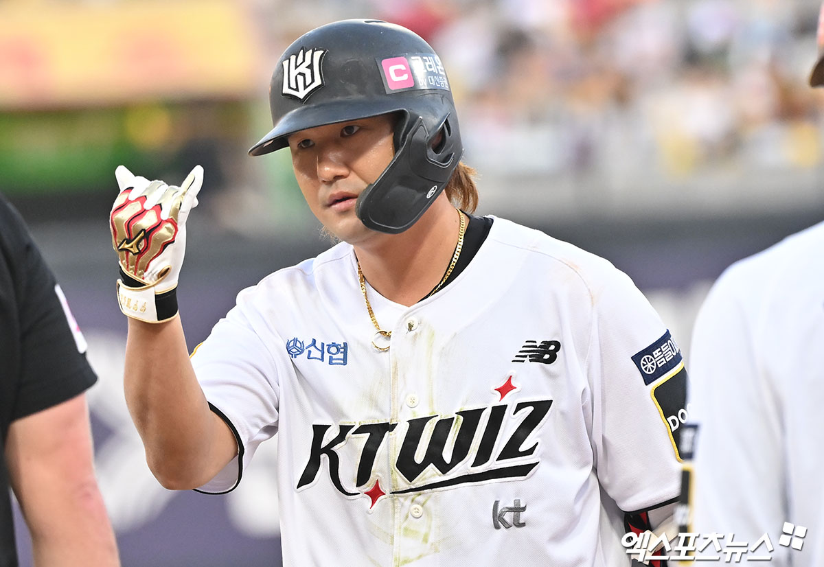 KT 위즈 김상수가 경기에 출전해 세리머니하고 있다. 엑스포츠뉴스 DB