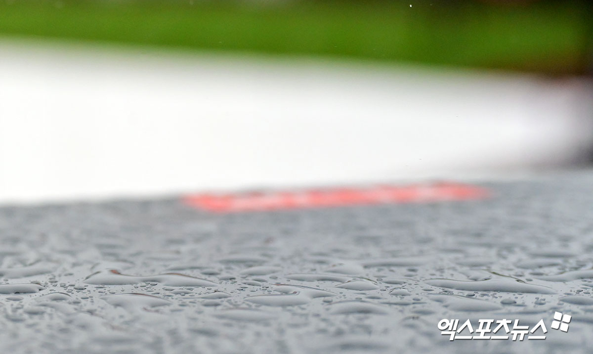 16일 오후 대전 한화생명 볼파크에서 열리는 '2025 신한 SOL Bank KBO리그' SSG 랜더스와 한화 이글스의 경기, 우천 취소가 되어 17일 더블헤더로 진행된다. 사진 김한준 기자