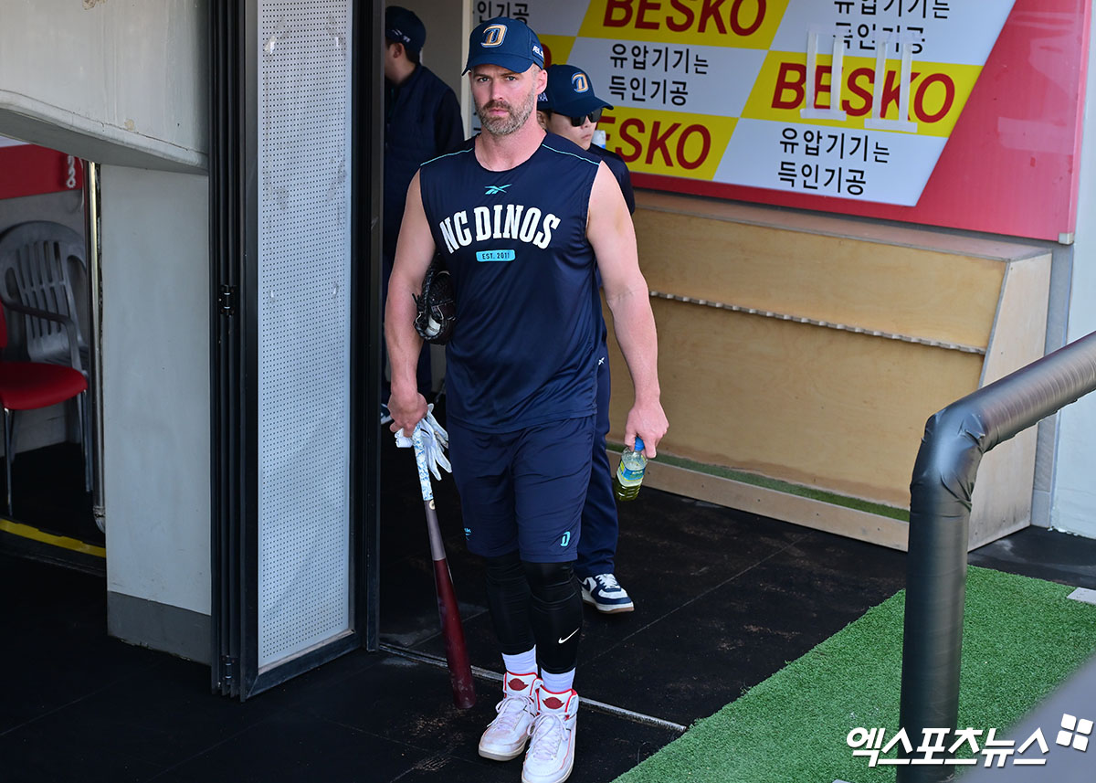 NC 내야수 데이비슨은 16일 울산문수야구장에서 열릴 예정이던(우천 취소) '2025 신한 SOL Bank KBO 리그' 키움과 주말 3연전 첫 번째 경기를 앞두고 왼쪽 햄스트링 부상으로 1군 엔트리에서 빠졌다. 엑스포츠뉴스 DB