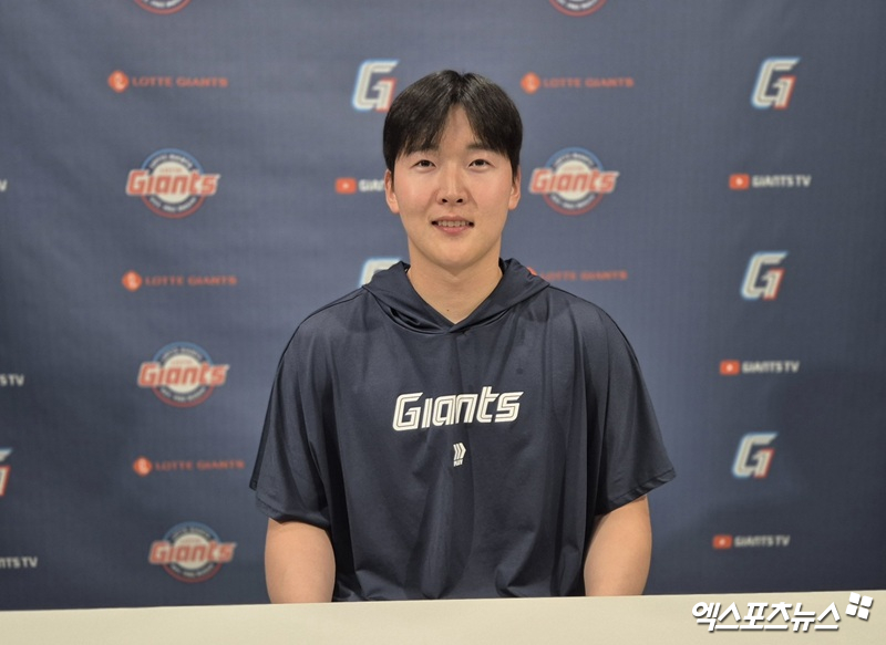 롯데 자이언츠 투수 최준용이 5월 16일 1군 합류 직후 부산 사직야구장에서 인터뷰를 진행했다. 사진 엑스포츠뉴스