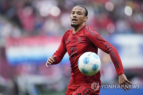 바이에른 뮌헨을 농락했다…재계약 직전 거부→무단 이탈, 자네의 180도 태도 돌변