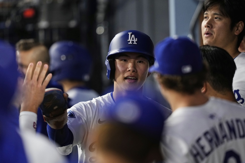 다저스 내야수 김혜성은 17일(한국시간) 다저스타디움에서 열린 '2025 메이저리그' 에인절스와 맞대결에서 9번타자 2루수로 선발 출전했다. 이날 멀티히트를 쳐 9타석 연속 출루에 성공했다. 연합뉴스 AP