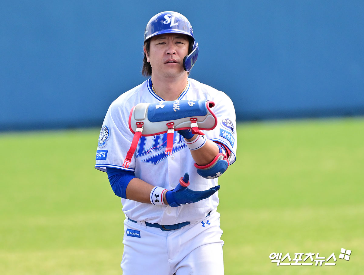 삼성 라이온즈 포수 강민호가 지난 17일 롯데 자이언츠와의 더블헤더 1차전 수비 중 당한 무릎 부상 여파로 18일 선발 라인업에서 제외됐다. 사진 엑스포츠뉴스 DB