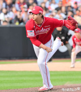 역투하는 SSG 김민[포토]