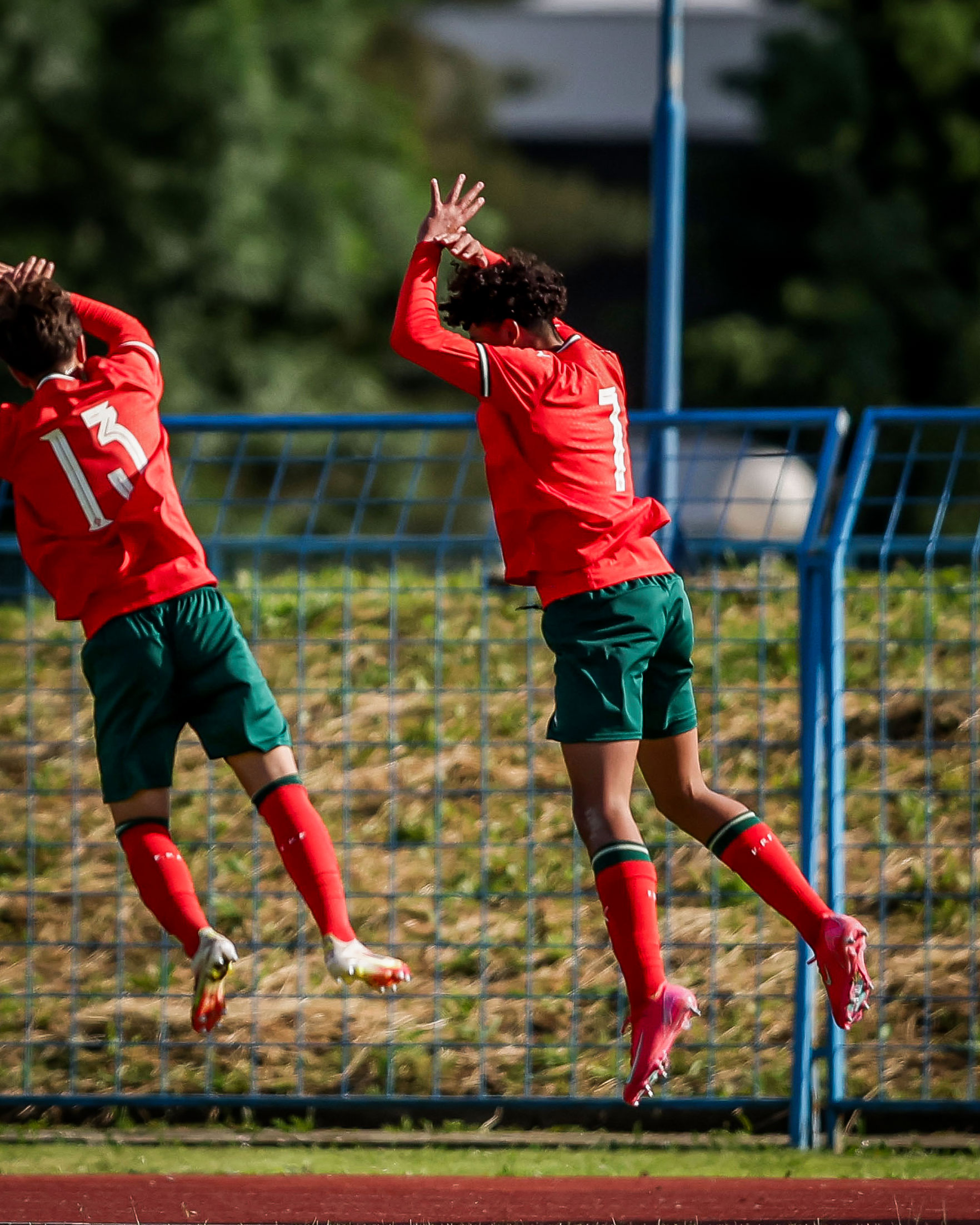 포르투갈 U-15 축구 국가대표팀이 19일(한국시간) 크로아티아에 있는 스베티 마르틴 나 무리에서 열린 크로아티아와의 2025 브라트코 마르코비치 국제 U-15 축구 친선 대회에서 3-2로 승리했다. 호날두 주니어가 이날 멀티 골을 터뜨리면서 이번 대회 우승의 주역 중 한 명이 됐다. SNS