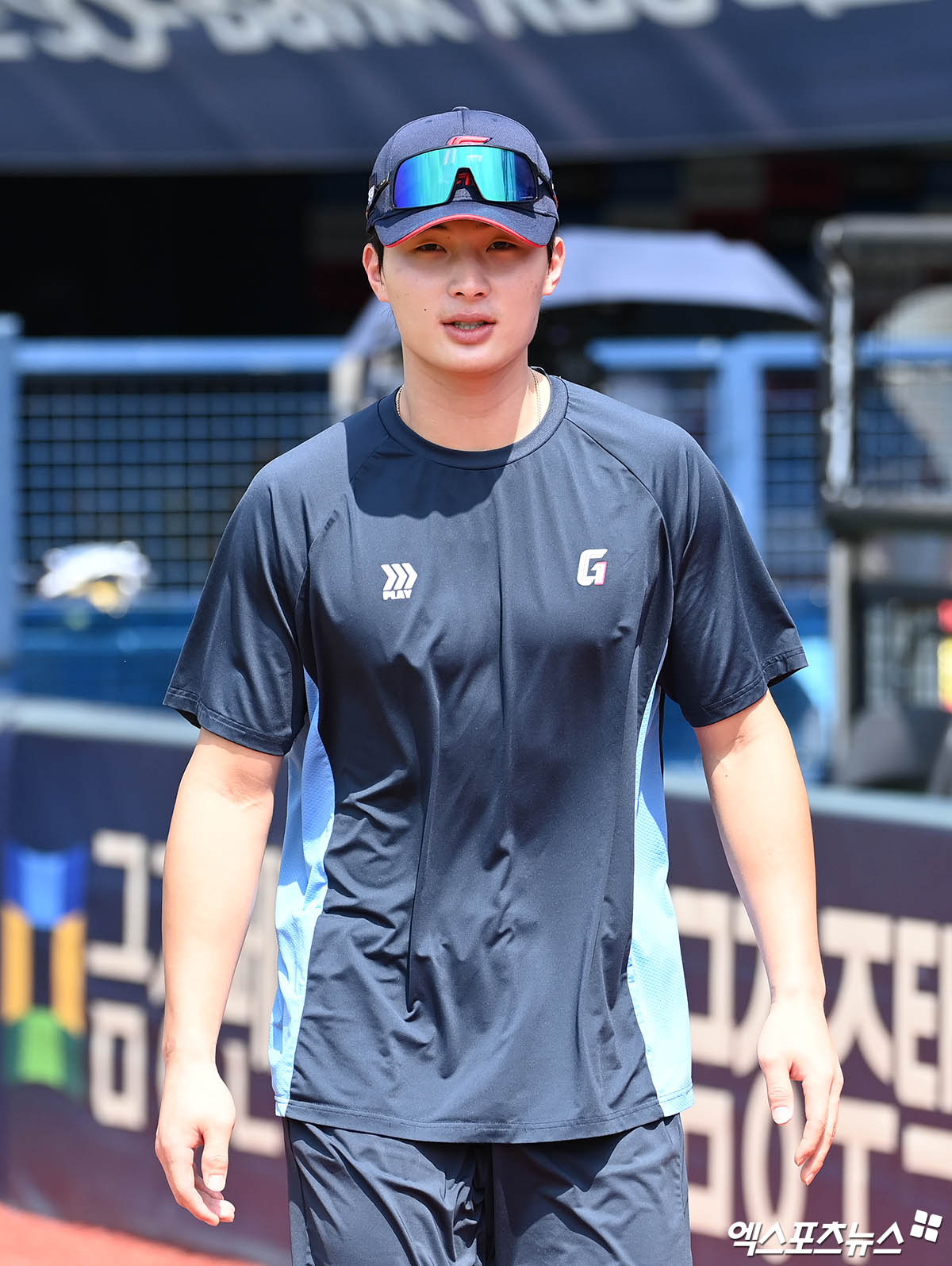 롯데 자이언츠 외야수 윤동희가 지난 18일 부산 사직야구장에서 열린 2025 신한 SOL Bank KBO리그 삼성 라이온즈와의 팀 간 6차전에서 멀티 히트를 기록, 팀 승리에 힘을 보탰다. 사진 엑스포츠뉴스 DB