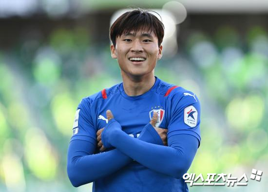 스웨덴 매체 '스포르트블라데트'가 19일(한국시간) 스웨덴 명문 구단 말뫼가 루턴 타운 중앙수비수 마즈 안데르센과 함께 미네소타 유나이티드 공격수 정상빈을 주시하고 있다고 보도했다. 엑스포츠뉴스DB