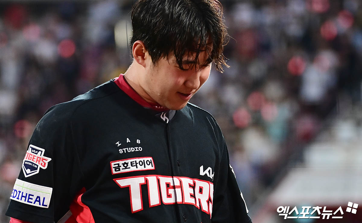 KIA 타이거즈 좌완 윤영철이 20일 수원 KT위즈파크에서 열린 2025 신한 SOL Bank KBO리그 KT 위즈와의 팀 간 4차전에 선발등판, 4⅓이닝 3피안타 3볼넷 3탈삼진 3실점을 기록, 패전투수가 됐다. 사진 박지영 기자
