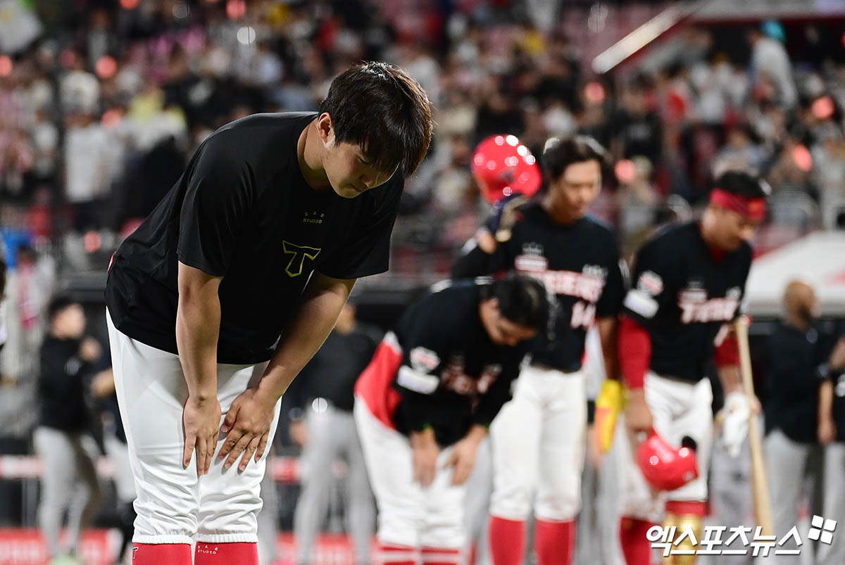 KIA 타이거즈 좌완 윤영철이 20일 수원 KT위즈파크에서 열린 2025 신한 SOL Bank KBO리그 KT 위즈와의 팀 간 4차전에 선발등판, 4⅓이닝 3피안타 3볼넷 3탈삼진 3실점을 기록, 패전투수가 됐다. 사진 박지영 기자