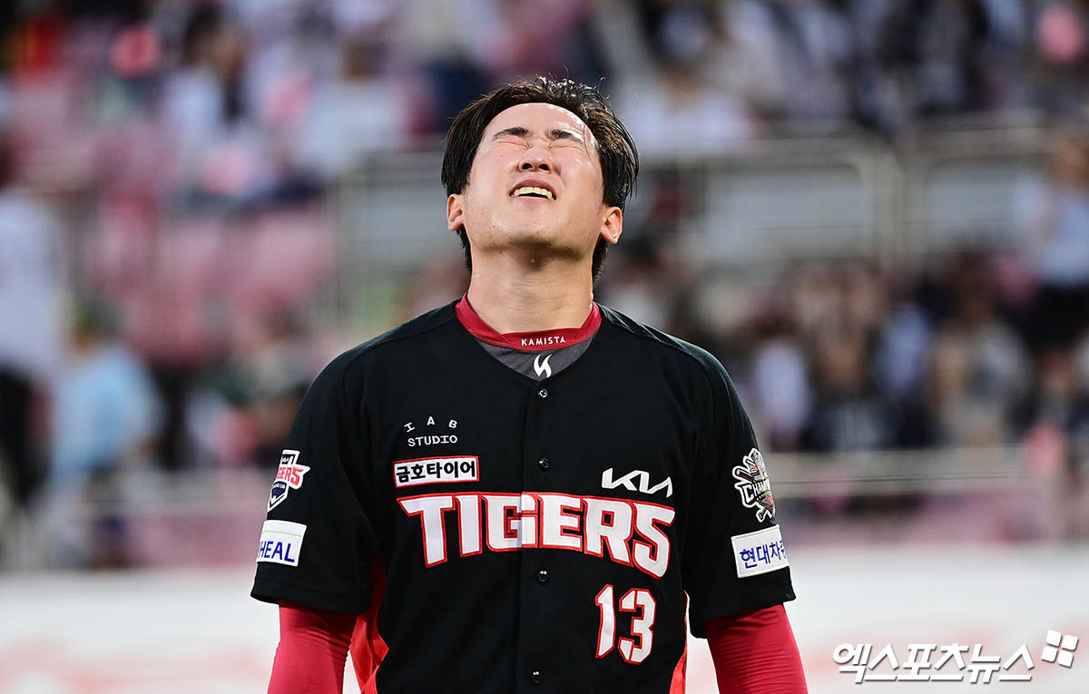 KIA 타이거즈 좌완 윤영철이 20일 수원 KT위즈파크에서 열린 2025 신한 SOL Bank KBO리그 KT 위즈와의 팀 간 4차전에 선발등판, 4⅓이닝 3피안타 3볼넷 3탈삼진 3실점을 기록, 패전투수가 됐다. 사진 박지영 기자