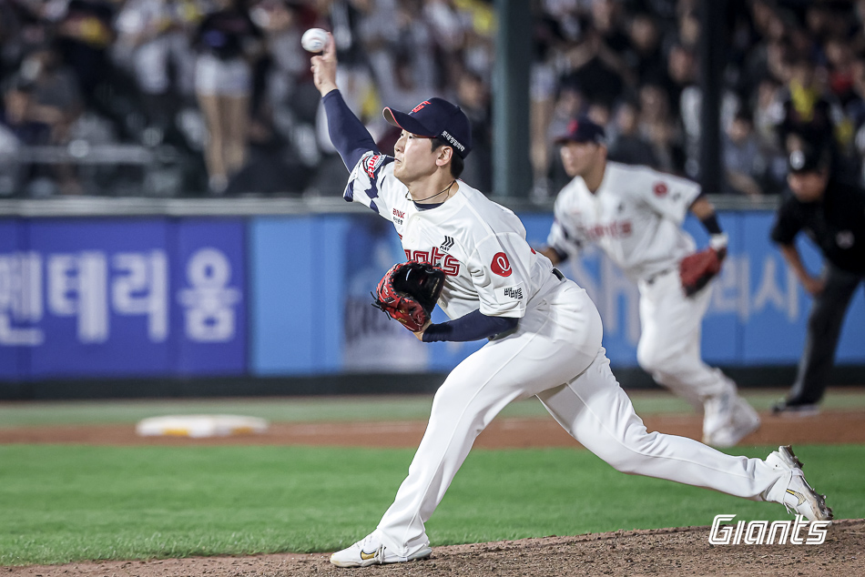 롯데 투수 최준용은 지난 17일부터 1군에 합류했다. 오른쪽 어깨 수술에서 완벽히 회복한 그는 불펜진에 활력을 불어넣고 있다. 롯데 자이언츠
