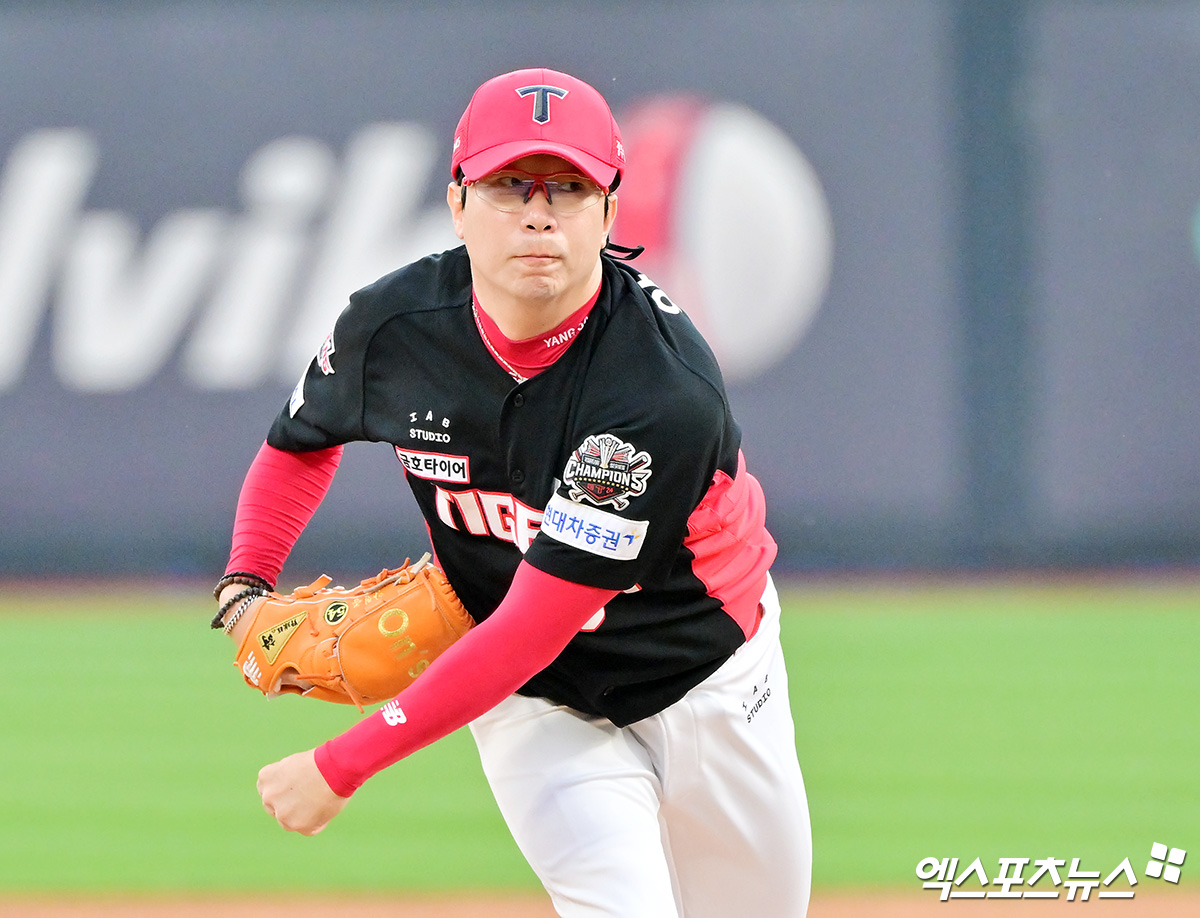 KIA 타이거즈 좌완 양현종이 22일 수원 KT 위즈파크에서 열린 2025 신한 SOL Bank KBO리그 KT 위즈와의 팀 간 6차전에 선발등판,  6⅔이닝 4피안타 4볼넷 4탈삼진 3실점 호투와 함께 승리투수가 됐다. 사진 김한준 기자