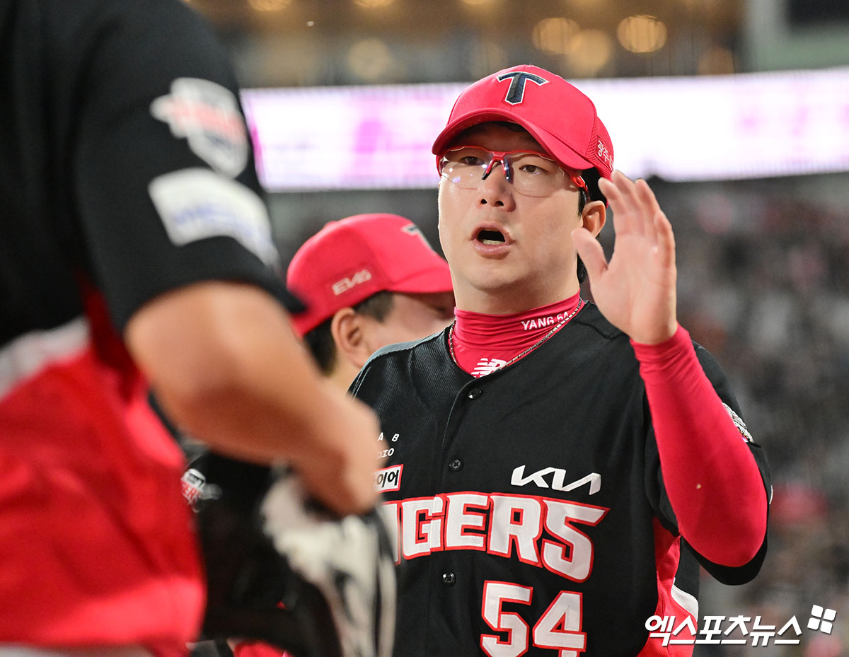 KIA 타이거즈 좌완 양현종이 22일 수원 KT 위즈파크에서 열린 2025 신한 SOL Bank KBO리그 KT 위즈와의 팀 간 6차전에 선발등판,  6⅔이닝 4피안타 4볼넷 4탈삼진 3실점 호투와 함께 승리투수가 됐다. 사진 김한준 기자