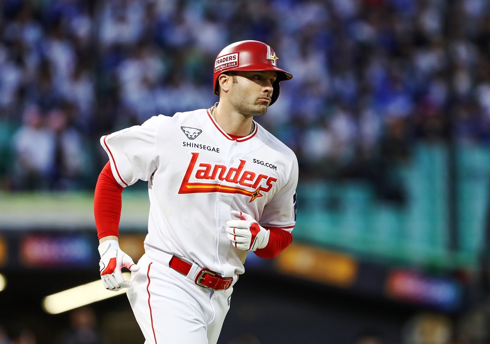 SSG 랜더스가 단기 대체 외국인 선수로 영입한 타자 라이언 맥브룸과 계약을 조기 종료한다고 23일 밝혔다. 사진 SSG 랜더스