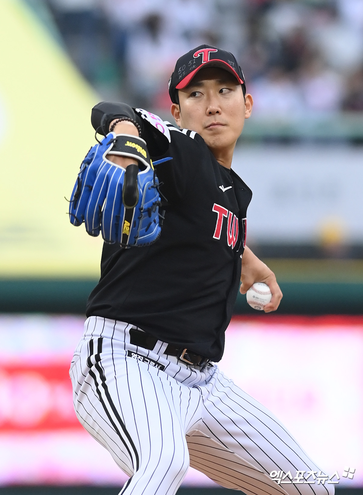 LG 트윈스 좌완 손주영이 23일 인천 SSG랜더스필드에서 열린 2025 신한 SOL Bank KBO리그 SSG 랜더스와의 팀 간 7차전에 선발등판, 7이닝 2피안타 2볼넷 11탈삼진 1실점을 기록하며 팀 승리를 이끌었다. 사진 고아라 기자