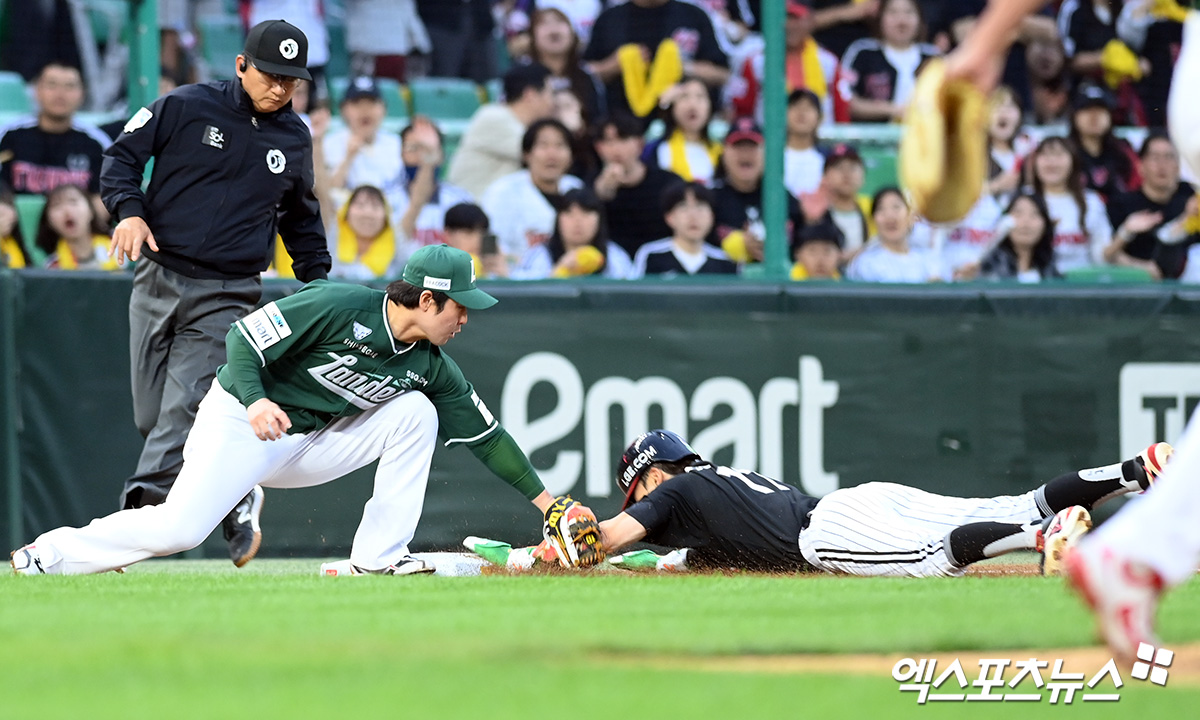 LG 트윈스 외야수 박해민이 23일 인천 SSG랜더스필드에서 열린 2025 신한 SOL Bank KBO리그 SSG 랜더스와의 팀 간 7차전에서 1안타 2도루 1득점을 기록, 팀 승리에 기여했다. 사진 고아라 기자