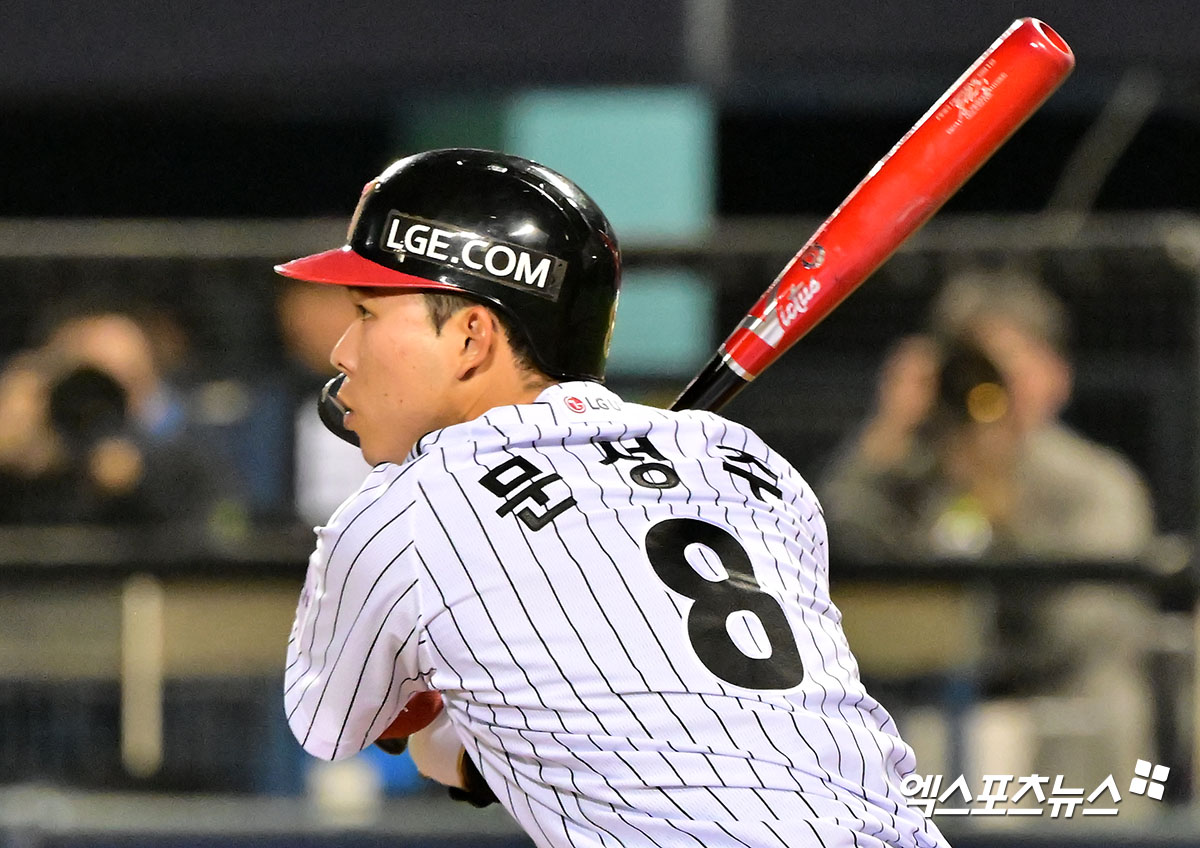 LG 트윈스 외야수 문성주가 당분간 팀의 리드오프로 나서면서 공격의 첨병 역할을 맡을 것으로 보인다. 사진 엑스포츠뉴스 DB
