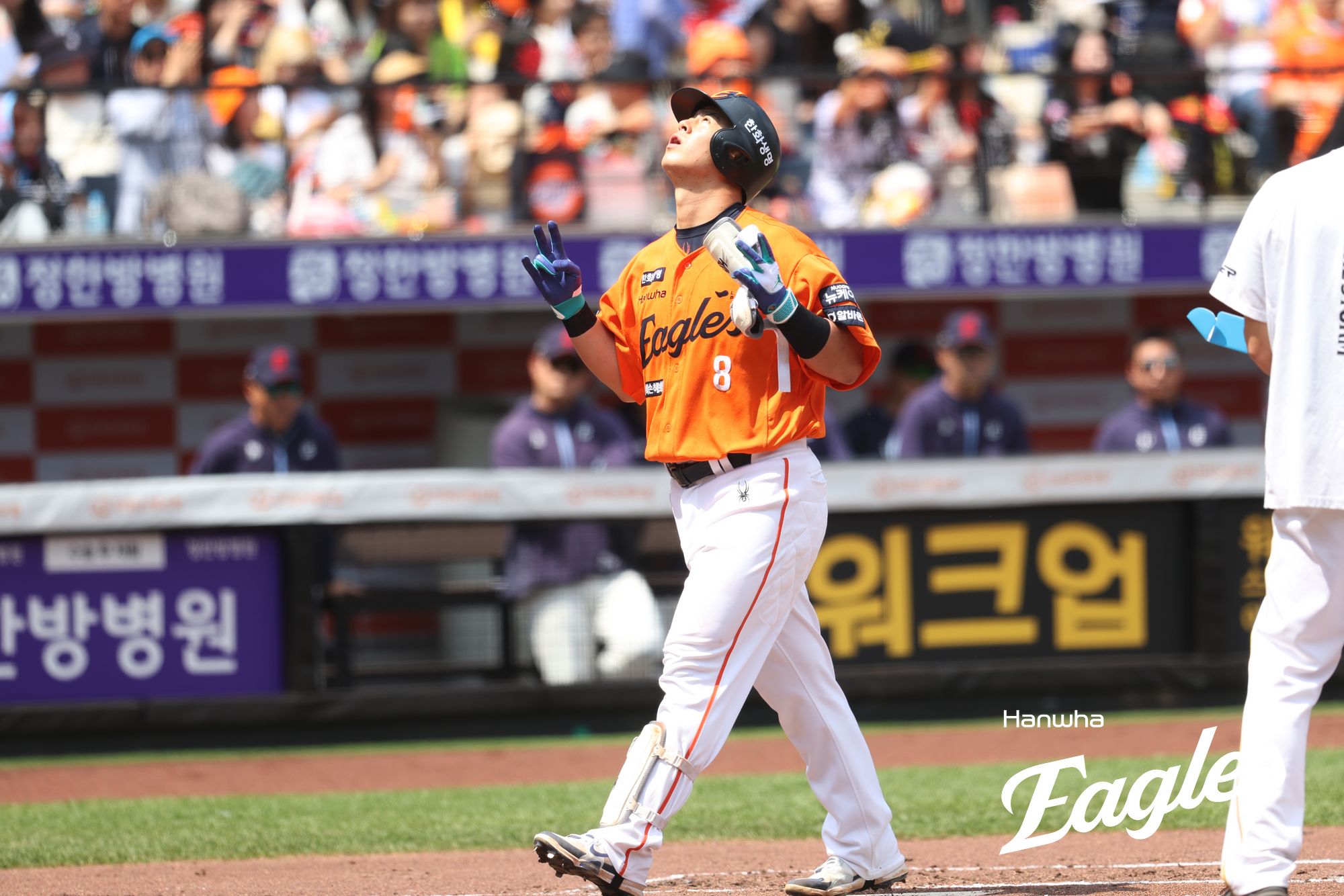 25일 대전 한화생명 볼파크에서 열린 2025 신한 SOL Bank KBO리그 롯데 자이언츠와 한화 이글스의 경기, 한화가 연장 10회 끝 8-7 승리를 거두고 위닝시리즈를 달성했다. 또 이날 승리로 한화는 시즌 전적 31승21패를 만들며 위닝시리즈를 달성, 30승3무21패가 된 롯데를 제치고 다시 2위 자리에 복귀했다. 한화 이글스