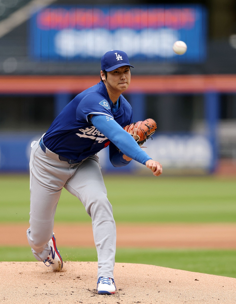 LA 다저스 오타니 쇼헤이가 지난 26일 팔꿈치 수술 후 첫 라이브 피칭에 임하고 있다. AFP 연합뉴스