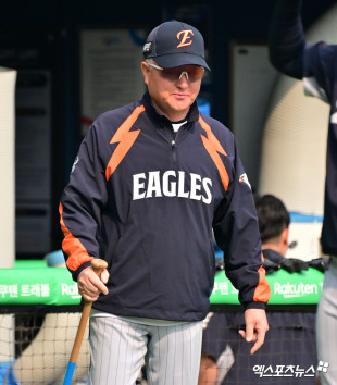 김경문 감독 '선수들 컨디션 체크'[포토]