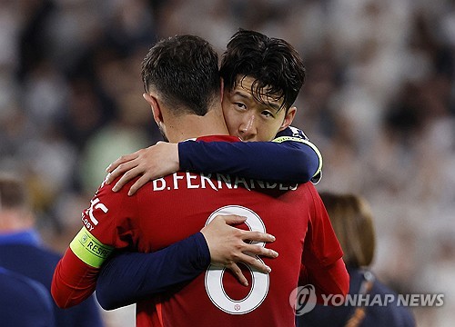 영국 매체 '데일리 메일'이 27일(한국시간) 사우디아라비아 프로리그 알힐랄이 관심을 갖는 브루누 페르난데스에게 3일 안에 결정하라고 통첩을 날렸다고 보도했다. 연합뉴스
