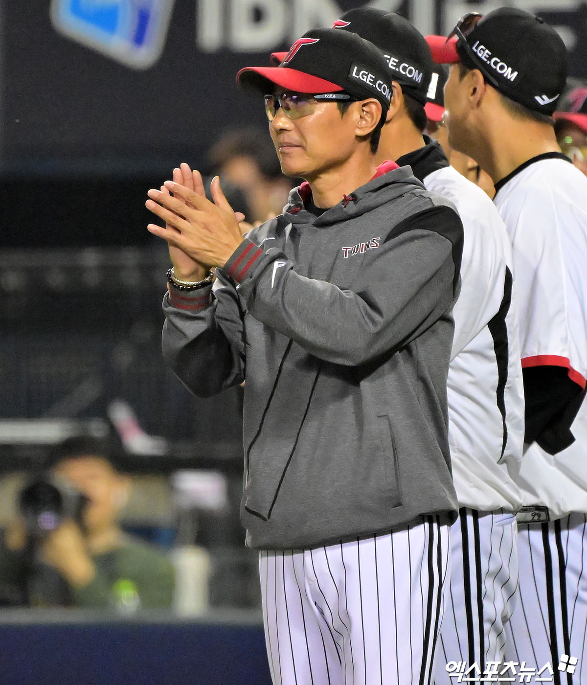 염경엽 감독이 이끄는 LG 트윈스가 29일 서울 잠실야구장에서 열린 2025 신한 SOL Bank KBO리그 한화 이글스와의 팀 간 8차전에서 3-1로 승리, 주중 3연전 위닝 시리즈를 챙겼다. 사진 엑스포츠뉴스 DB