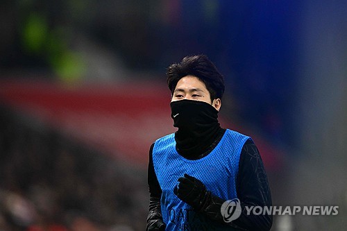 이강인은 29일 구단 홈페이지에 '우리는 올 시즌 시작 후 매우 잘해왔다. 여기까지 온 것만으로도 보람 있는 일이다. 정말 행복하다'고 시즌을 돌아본 뒤 '최선을 다해서 준비해 꼭 우승하겠다'고 인터 밀란과의 마지막 대결에 대한 각오를 밝혔다. 하지만 프랑스 언론은 이강인이 오는 6월1일 열리는 이탈리아 인터 밀란과의 유럽축구연맹(UEFA) 챔피언스리그 결승에서 벤치 출발할 것으로 예상했다. 이강인은 최근 조커 순위에서도 4~5순위로 밀려 교체투입 기회 잡기도 쉽지 않을 것으로 예측했다. 연합뉴스