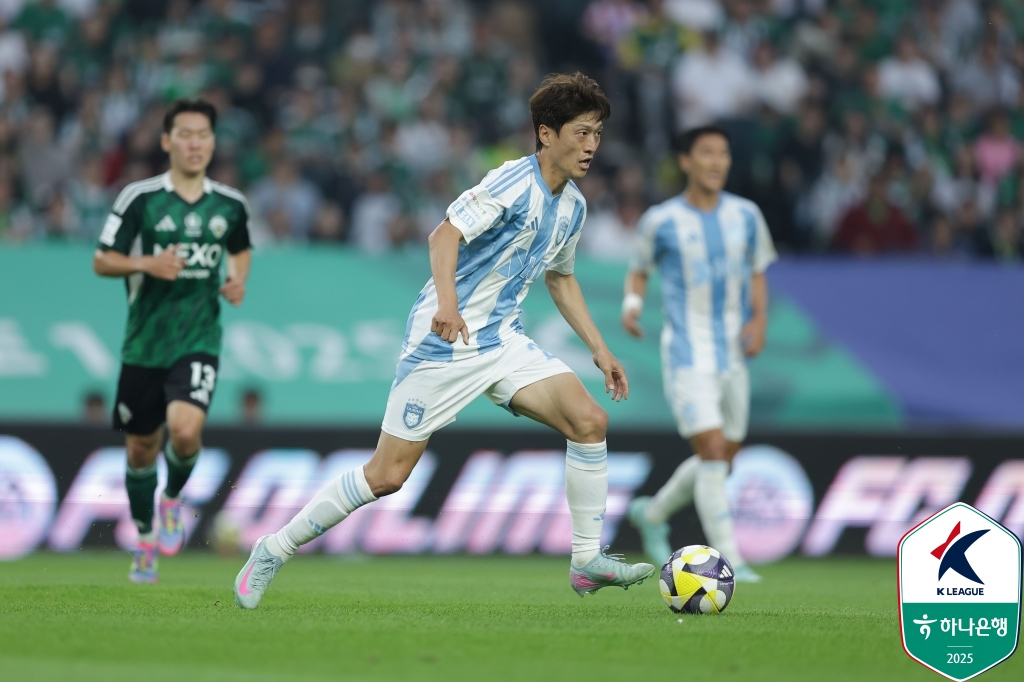 전북이 31일 전주월드컵경기장에서 열린 울산HD와의 '하나은행 K리그1 2025' 17라운드 '현대가 더비' 맞대결에서  박진섭의 극적인 역전 골로 3-1로 승리했다. 한국프로축구연맹