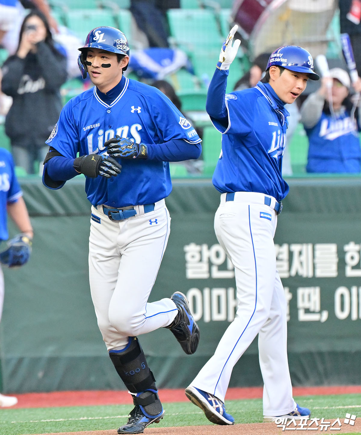 29일 오후 인천SSG랜더스필드에서 열린 '2025 신한 SOL Bank KBO리그' 삼성 라이온즈와 SSG 랜더스의 경기, 1회초 2사 삼성 구자욱이 솔로 홈런을 날린 후 그라운드를 돌고 있다. 엑스포츠뉴스 DB