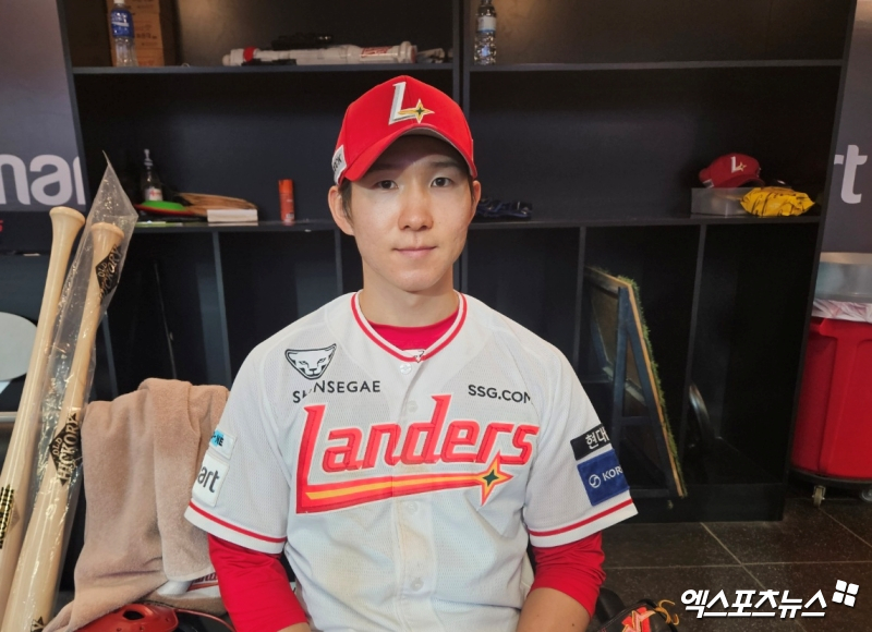 3일 오후 인천SSG랜더스필드에서 열린 2025 신한 SOL Bank KBO리그 삼성 라이온즈와 SSG 랜더스의 경기, SSG가 6:4로 승리하면서 3연승을 달렸다. 경기 후 SSG 박성한이 취재진과 인터뷰에 임하고 있다. 인천, 유준상 기자