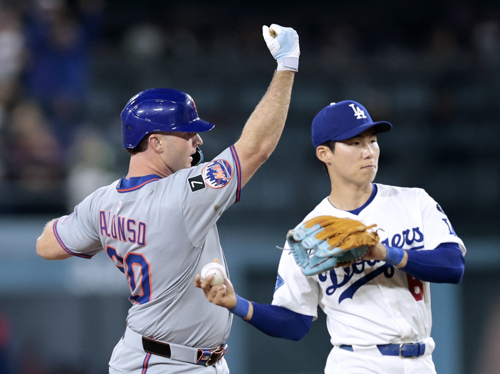 왼쪽부터 뉴욕 메츠 피트 알론소, LA 다저스 김혜성. AFP 연합뉴스