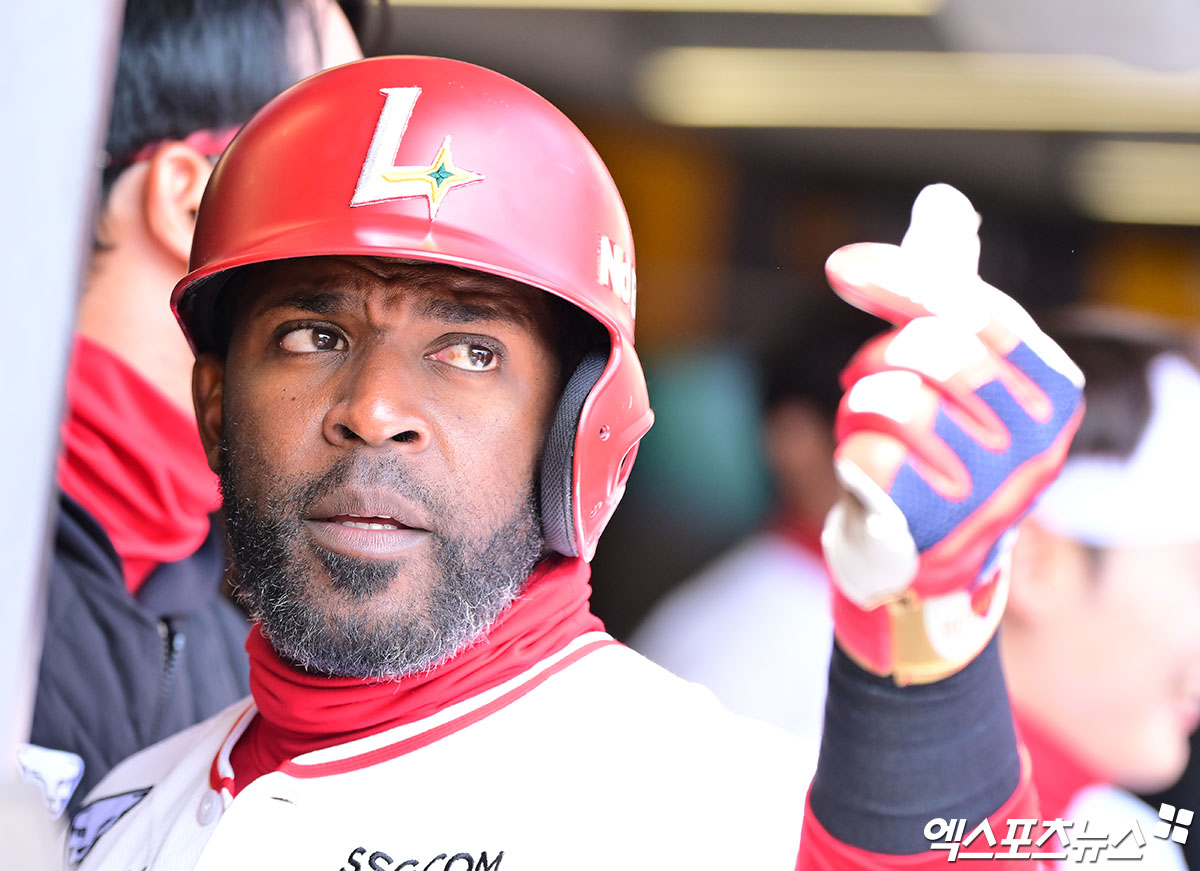 SSG 랜더스 외국인 타자 기예르모 에레디아가 지난 4일 인천 SSG랜더스필드에서 열린 삼성 라이온즈와의 경기에서 부상 복귀 후 첫 안타를 신고했다. 사진 엑스포츠뉴스 DB