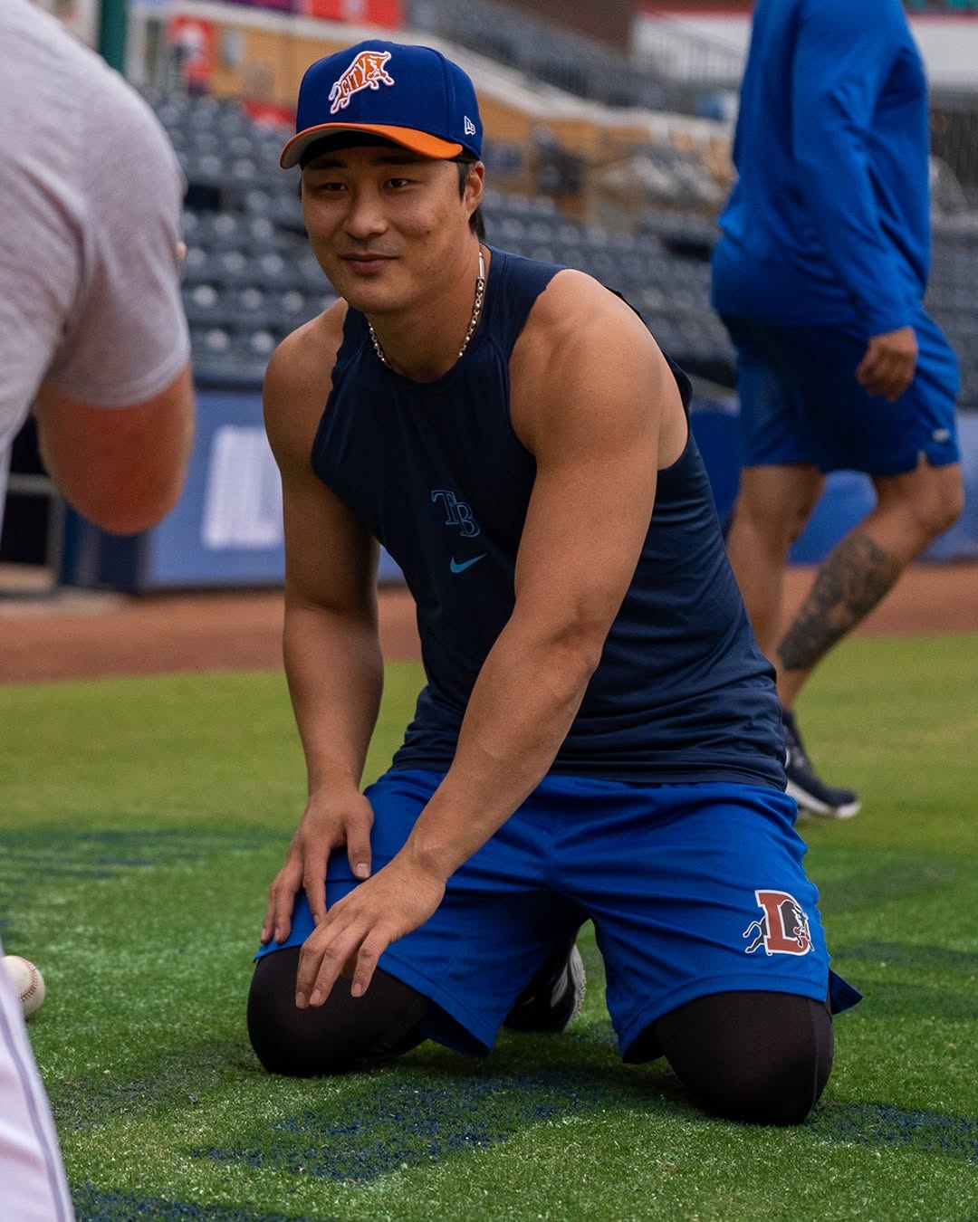 탬파베이 레이스 산하 트리플A 더럼 불스에서 뛰고 있는 김하성이 6일 미국 플로리다주 잭슨빌 비스타 볼파크에서 열린 잭슨빌 점보슈림프와의 원정경기에 2번타자 겸 유격수로 선발 출전해 3타수 1안타 1볼넷을 기록했다. 7경기 만에 안타를 뽑아낸 김하성의 트리플A 타율은 0.087에서 0.115로 상승했다. 더럼 구단 공식 SNS