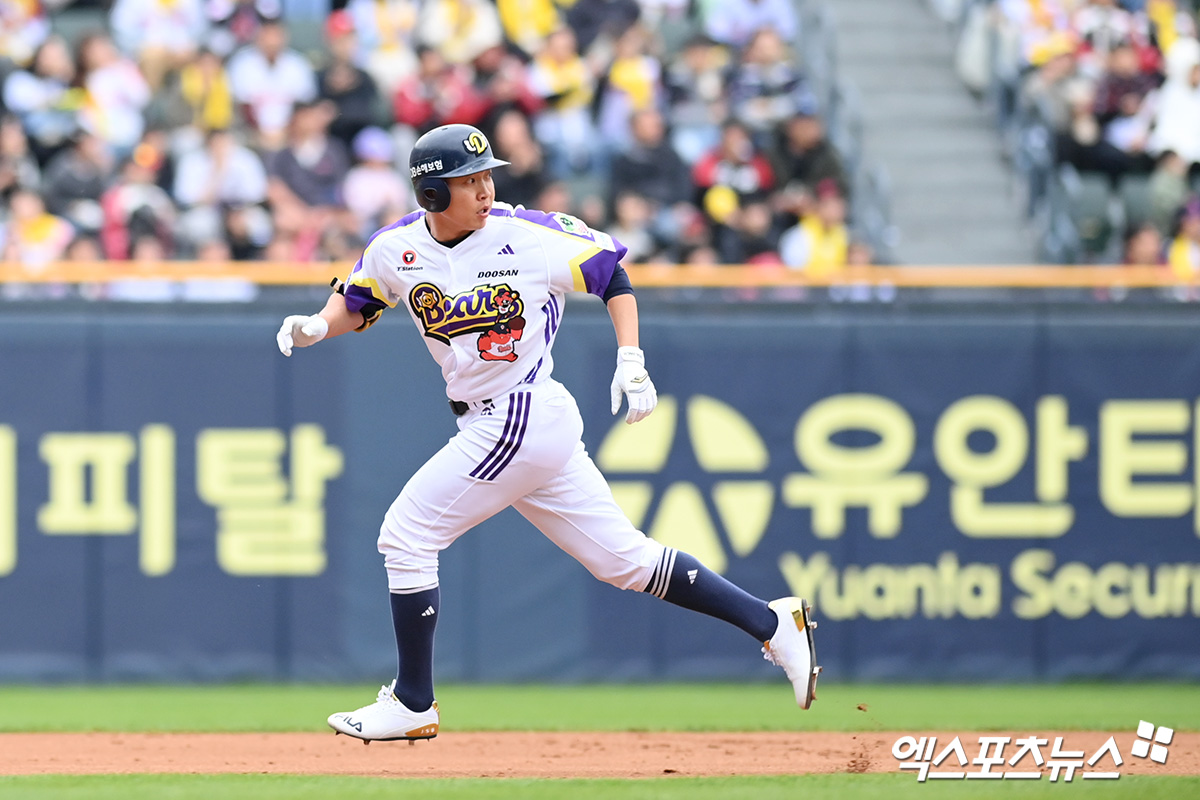 두산 베어스 정수빈이 올해 정규시즌 경기에 출전해 주루하고 있다. 정수빈은 7일 잠실 롯데 자이언츠전에서 경기 중 부상으로 교체됐다. 엑스포츠뉴스 DB