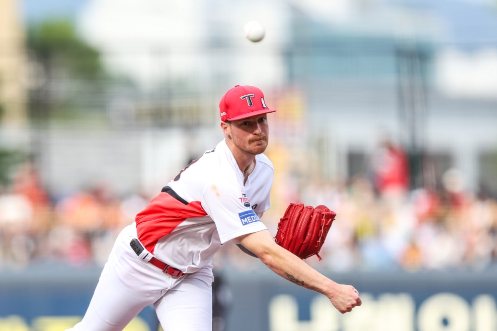 7일 오후 광주-KIA챔피언스필드에서 열린 '2025 신한 SOL Bank KBO리그' 한화 이글스와 KIA 타이거즈의 경기, KIA 선발 올러가 공을 힘차게 던지고 있다. KIA 타이거즈